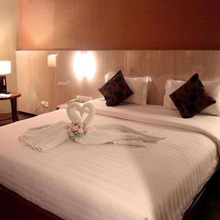 Grand Hatika Hotel Tanjung Pandan Εξωτερικό φωτογραφία
