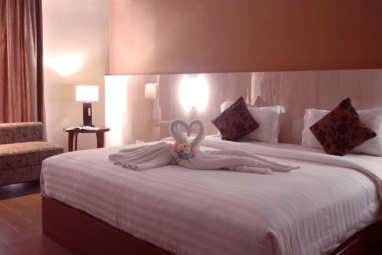 Grand Hatika Hotel Tanjung Pandan Εξωτερικό φωτογραφία