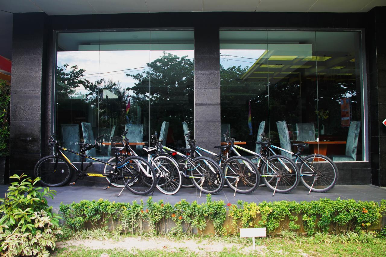 Grand Hatika Hotel Tanjung Pandan Εξωτερικό φωτογραφία