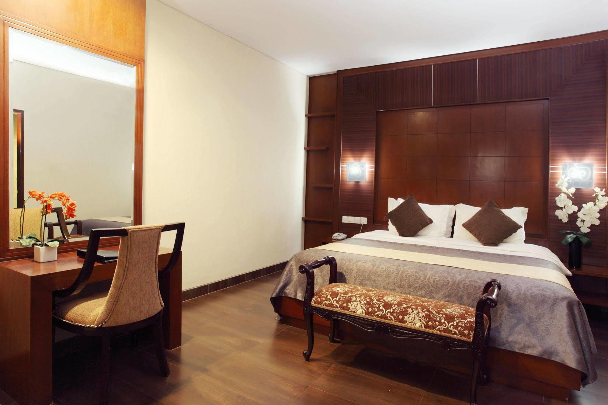 Grand Hatika Hotel Tanjung Pandan Εξωτερικό φωτογραφία