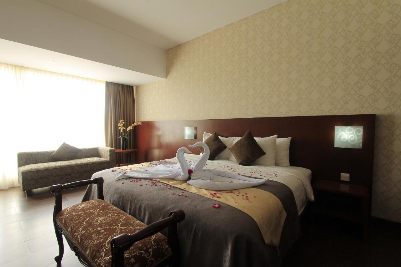 Grand Hatika Hotel Tanjung Pandan Εξωτερικό φωτογραφία