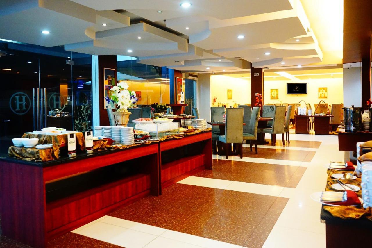 Grand Hatika Hotel Tanjung Pandan Εξωτερικό φωτογραφία